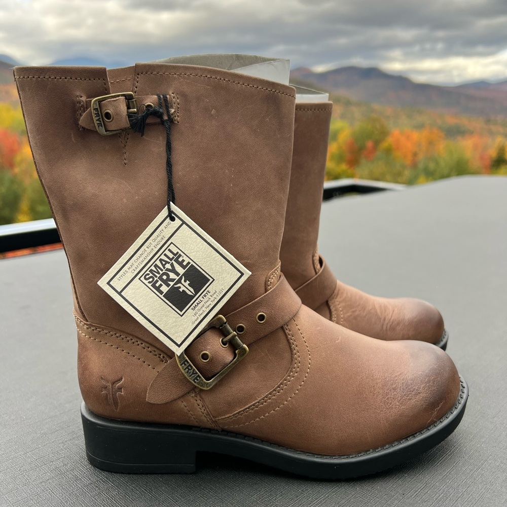 Small Frye kid’s Engineer Pull On Boots Size 3.5 New with tags